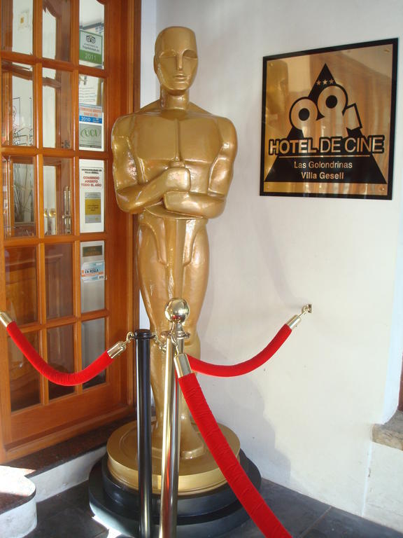 Hotel De Cine Las Golondrinas Villa Gesell Bagian luar foto